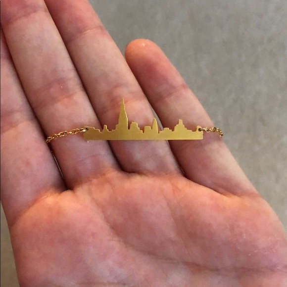 New York City Skyline Necklace - Picture 2 of 2